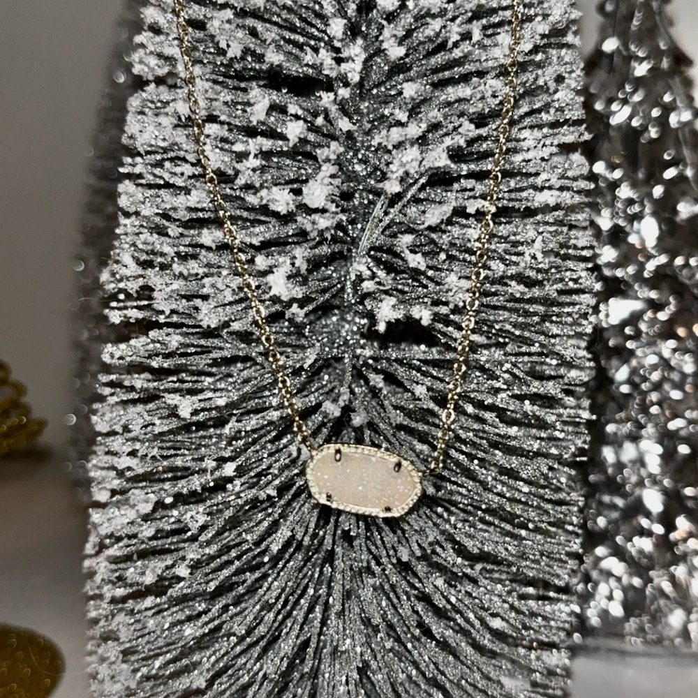 Elegant Gold Kendra Scott Necklace